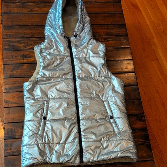 Bogner Fire + Ice Reversible Sherpa Metallic Vest - Picture 1 of 12